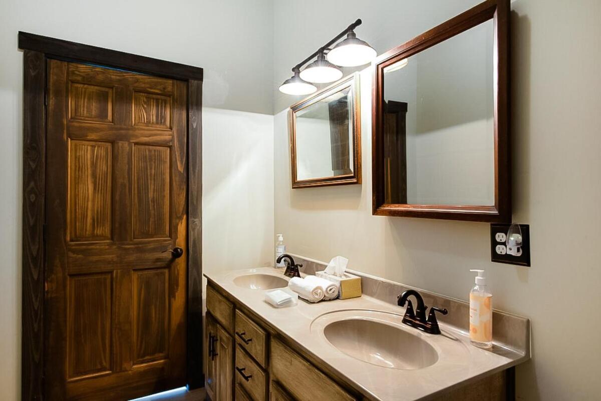 Bourbon Trail-12ft Ceilings-parking-chef's Kitchen Louisville