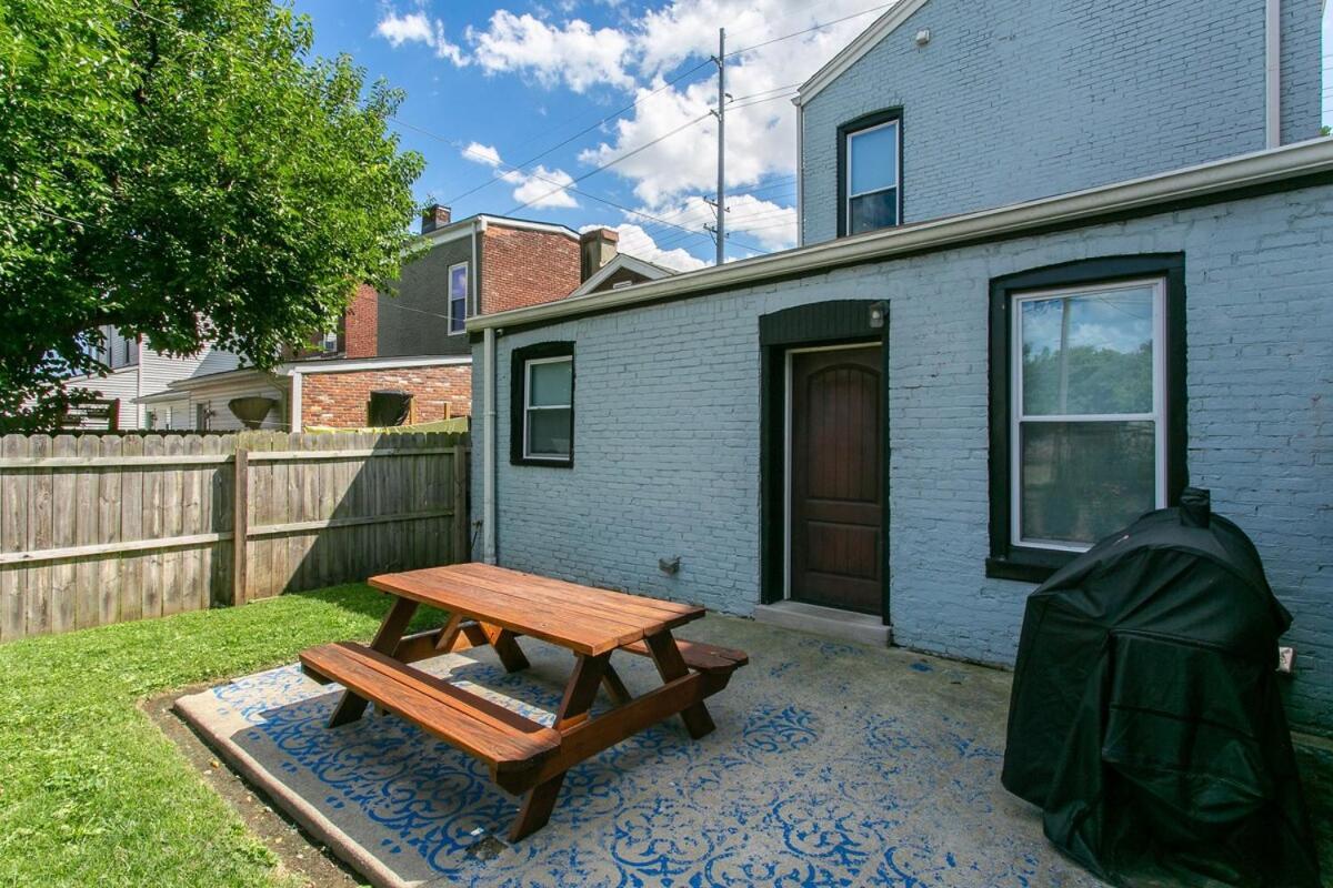 Bourbon Trail-12ft Ceilings-parking-chef's Kitchen Holiday home *