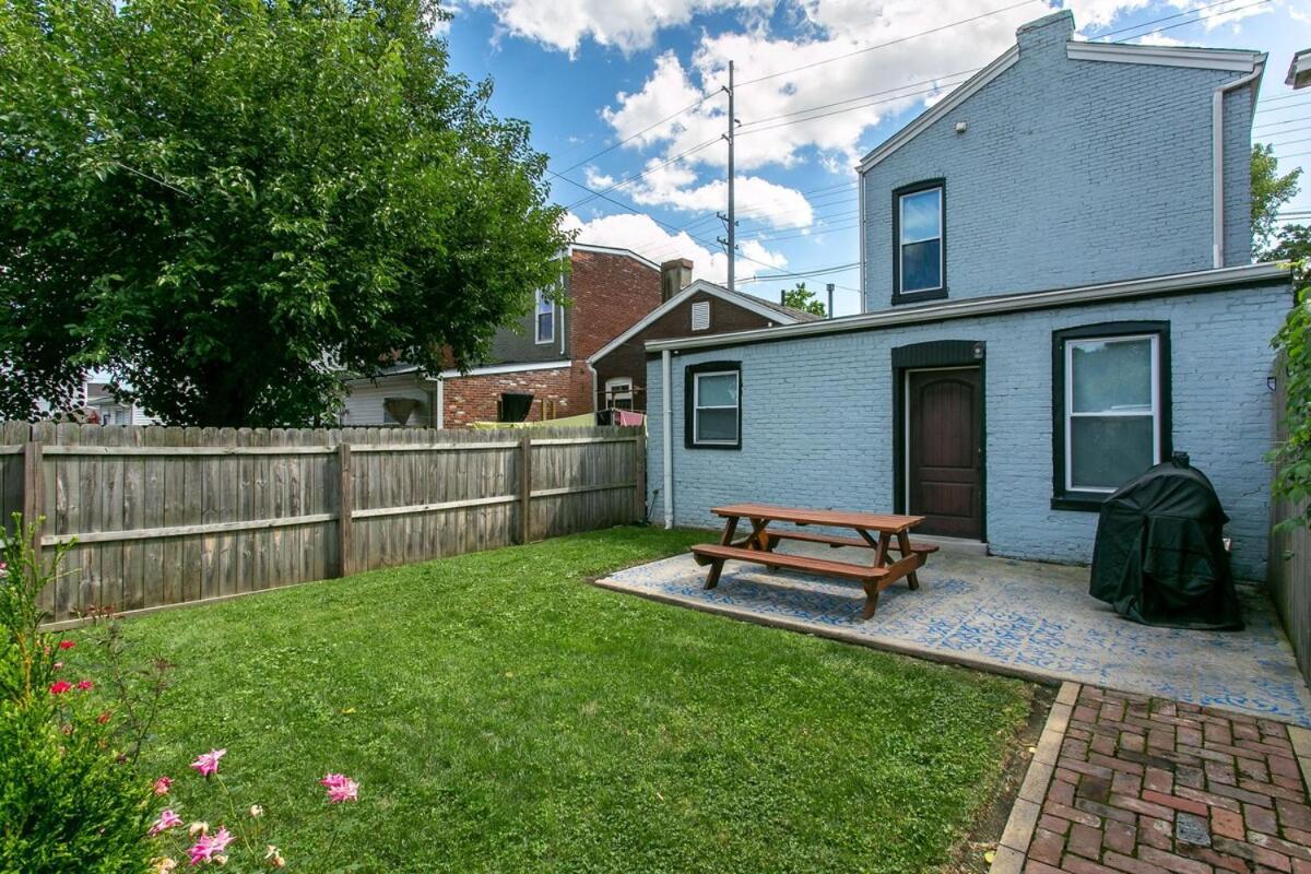 Bourbon Trail-12ft Ceilings-parking-chef's Kitchen Holiday home Louisville