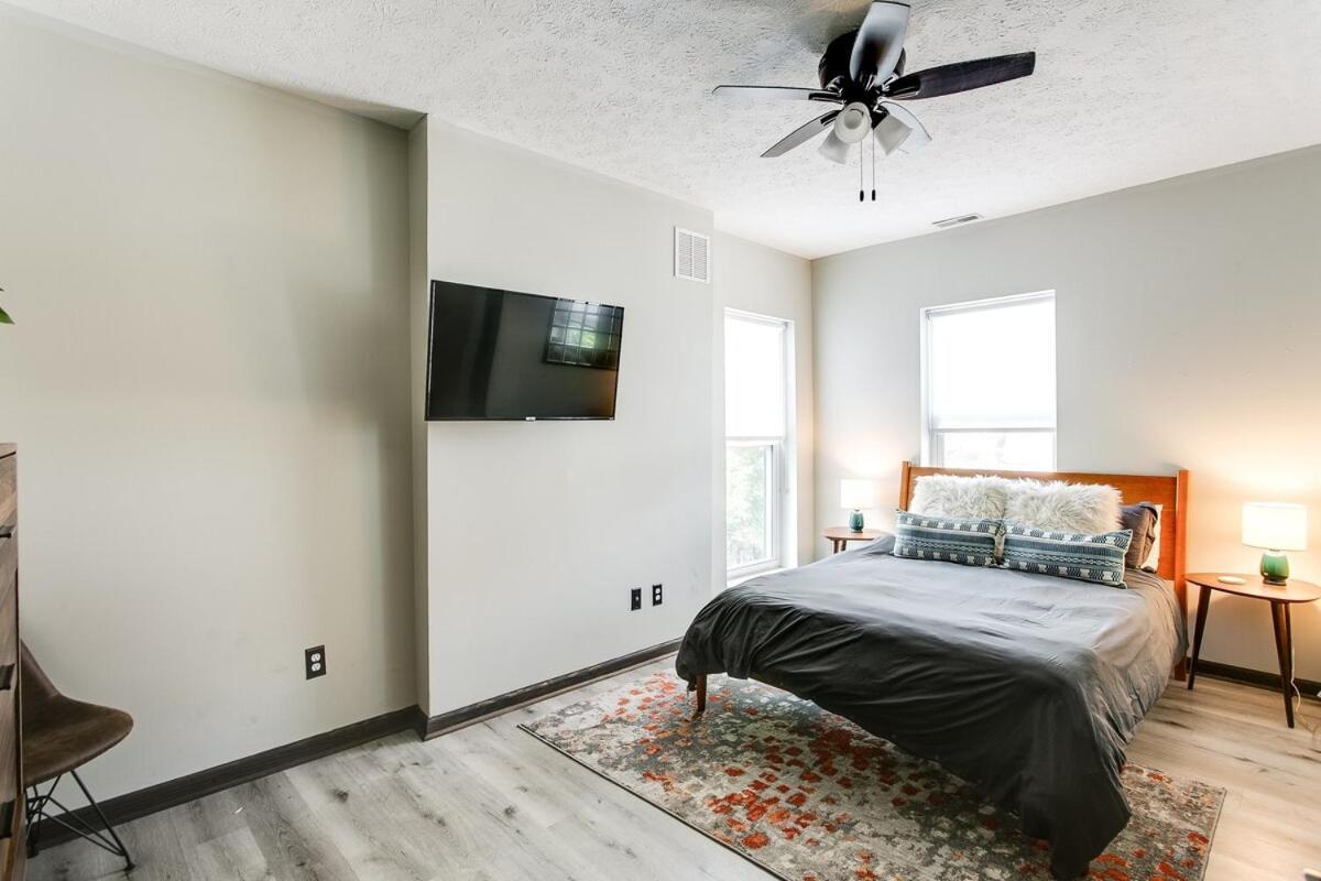 Bourbon Trail-12ft Ceilings-parking-chef's Kitchen