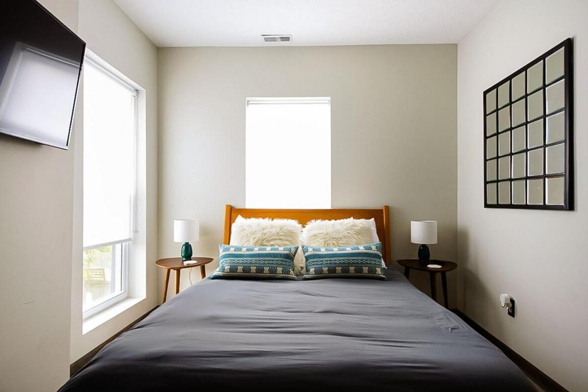 Bourbon Trail-12ft Ceilings-parking-chef's Kitchen *