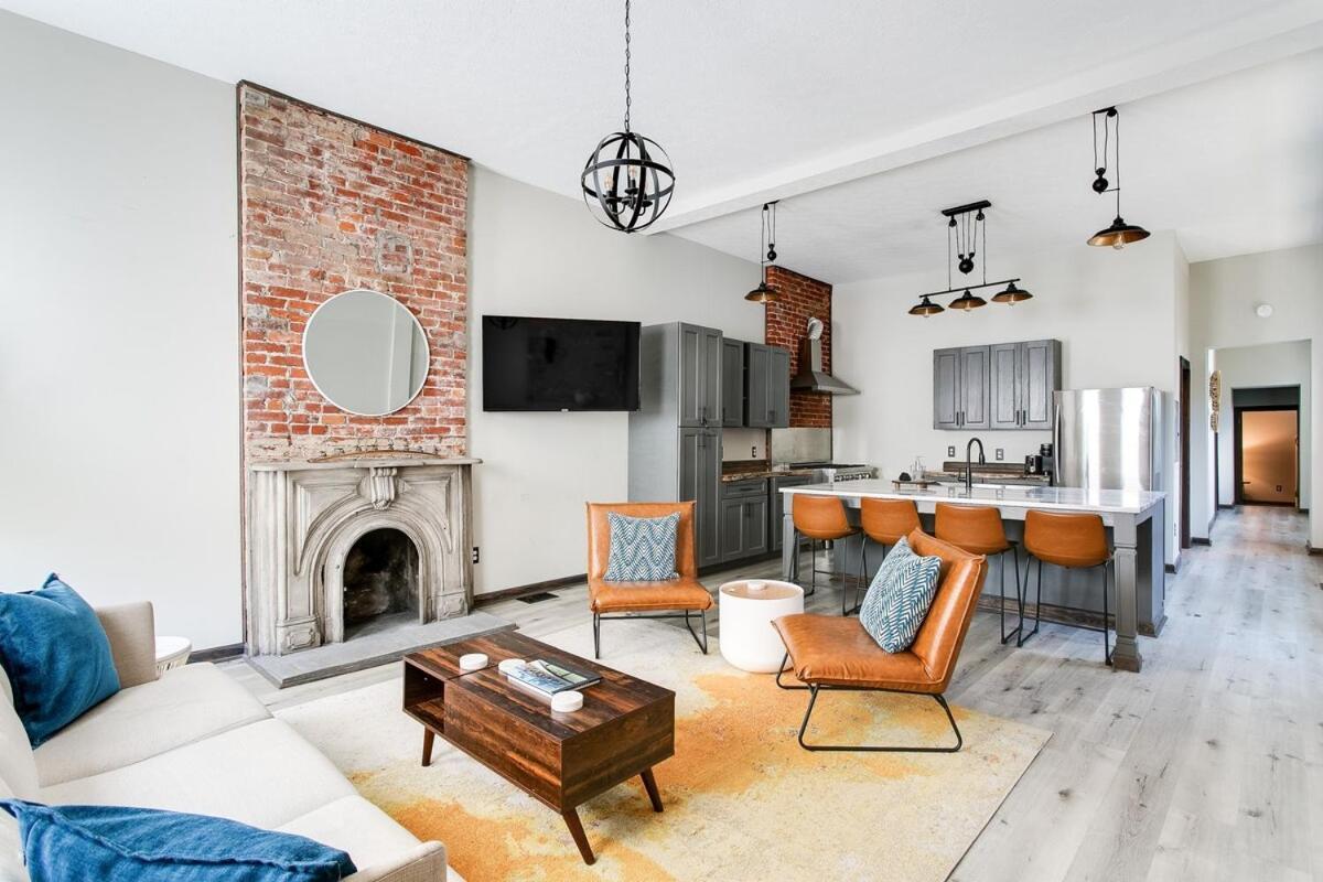 Holiday home Bourbon Trail-12ft Ceilings-parking-chef's Kitchen Louisville